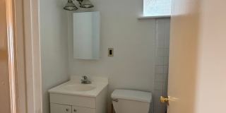 Spacious 3 Bedroom with Washer/Dryer Gallery 15
