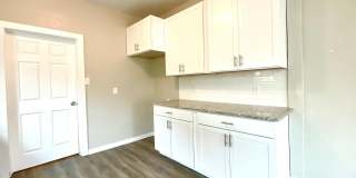 Move-In Ready 3BD/2BA – Laminate Floors, Fenced Yard & Prime Location! ACCEPTS SECTION 8 Gallery 18