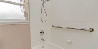 3-Bed Signal Hill House for Lease Gallery 13