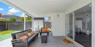 13990 SW 160th Ter Gallery 30