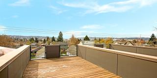 Exceptional 3 bdrm+office Modern Townhome Gallery 14