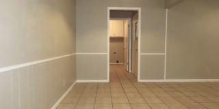South Tyler! 3 Bedroom, 2 Bath Duplex w/Garage Gallery 11