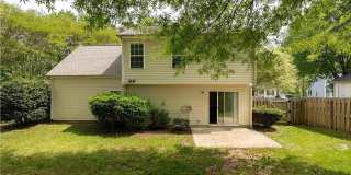 Room in 5 Bedroom Home at Feldspar Way Gallery 9