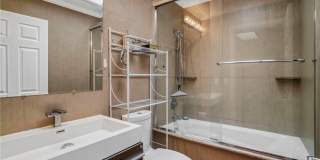 18730 Hatteras Street Gallery 23