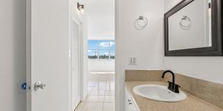 Grand Island Square - 3 Miles to Aventura Mall Gallery 91