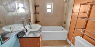 1301 Adams St Ne Gallery 11