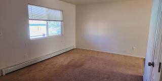 Cute 2 bedroom unit on University Dr. Cute 2 bedroom unit on University Dr. Gallery 5