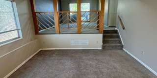 4 Bedroom Home in Villa Loma-Available NOW Gallery 13