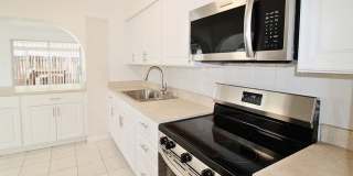 Freshly Updated 3 Bed, 2 Bath Home in West Tampa! AVAILABLE ON JULY 15TH Gallery 5