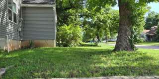 Charming 2-Bedroom Home with Open Floor Plan & Fenced Backyard Charming 2-Bedroom Home with Open Floor Plan & Fenced Backyard Gallery 3