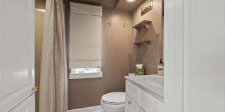 Beautiful Arlington Home South of Lane Gallery 28