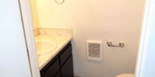 Rent Special: 1/2 Off July's Rent!! - 2 bed Townhome Gallery 20