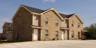 2 Bedroom 1.5 Bath Townhome Gallery 1