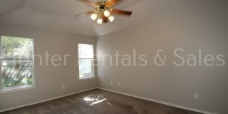 Exceptional Living with Vaulted Ceilings, Cozy Fireplace & Expansive Outdoor Space Gallery 14