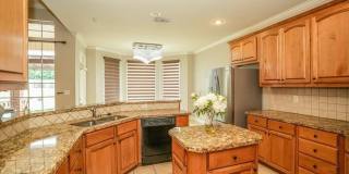 Beautiful, Spacious 4 bedroom Home for Rent! Gallery 10