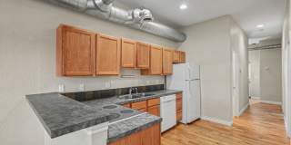 Updated 2 Bed Apartment Available in West Highlands/ Berkeley Area Gallery 1