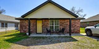 4 Bedroom, 4 Bathroom in Shawnee! Gallery 1