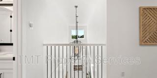 9001 Ventura Street Gallery 89