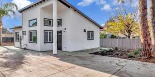 NEWER 2 BED, 1 BATH HOME WITH HUGE YARD AND ENCLOSED DRIVEWAY Gallery 1