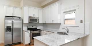 4 Bedroom, 3 Bathroom Impressive Lincoln Park Duplex Gallery 4