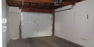 3 Bedroom Home With Large Fenced Yard Gallery 8