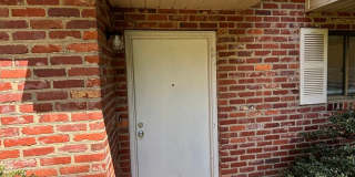 2 Bedrooms / 1.5 Bathrooms ~ Crossroads Area ~ Gallery 1