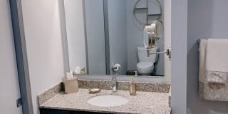 The Ivy at Berlin Place Gallery 25