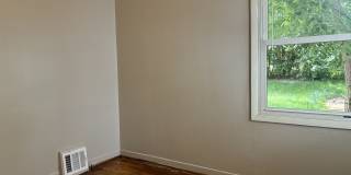 2805 Myrtle St Gallery 17