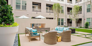 555 Ross Gallery 17