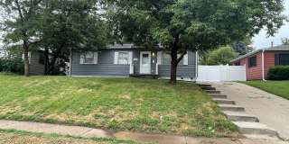 4303 S 61st Ave - 3 Bed/1 Bath in Ralston School District | Oversized Detached Garage, Jetted Tub, Fenced Yard Gallery 1
