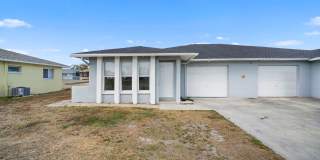 ****SPECIAL 2 WEEKS FREE**** Move-In Ready Cape Coral Home – Newly Remodeled Interior Gallery 1