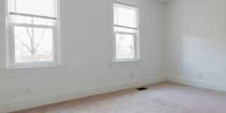 Available AUGUST 2026 - Updated 2 Bedroom Home in Mt. Washington! Gallery 8