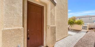 Gated Community Living with Vaulted Ceilings, Loft & Private Courtyard! Gallery 5