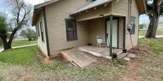 SUPER CUTE 2 BEDROOM 1 BATH - Available Soon! Gallery 4