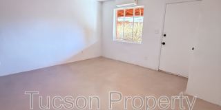 810 N Alvernon Way Gallery 7