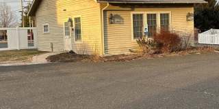 404 MAIN Street unit: Carriage House Gallery 1