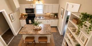 812 W University Ave - Live Close to Everything! 4BR Home Near Trails, Parks & Ball State Gallery 1