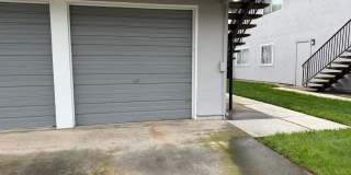 2 story updated townhouse In Rosemont 2/1 Gallery 22