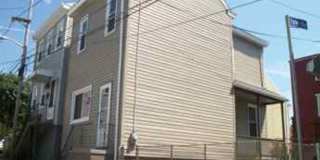 2 Bedroom, 1 Bath Townhome in trendy Bloomfield.  Convenient! Gallery 18