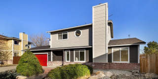 3 Bed/2.5 Bath House w/ Yard Close to UNR Gallery 1