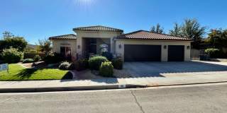 Beautiful Pet-Friendly Home on Green Springs Golf Course Gallery 3