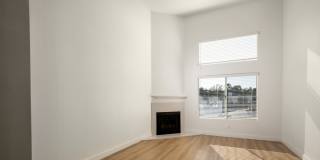 Warner Pointe Gallery 11