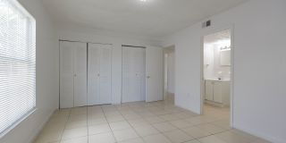 Royal Estates Gallery 77