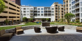 Nine15 Midtown Gallery 22