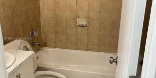 210 NE 40th Ct Gallery 4