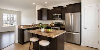 3 Bedroom Townhome with Bonus Room! Gallery 1