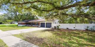 Spacious 4BR Corner Lot Home in Temple Terrace – Fenced Yard & 2-Car Garage Gallery 4