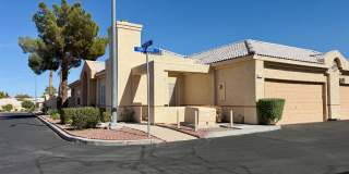 Large 2 bedroom corner unit townhome Gallery 1