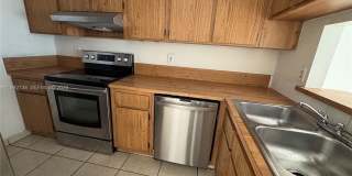 1024 Twin Lakes Dr Gallery 1