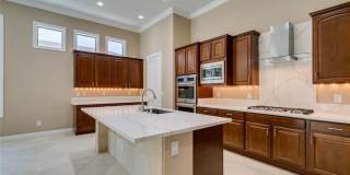Elegant Anthem Country Club Residence with Spa, Balcony & 3-Car Garage Gallery 28